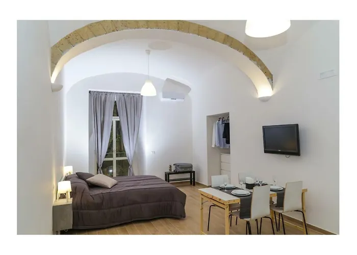 Centro Storico Napoletano * نابولي